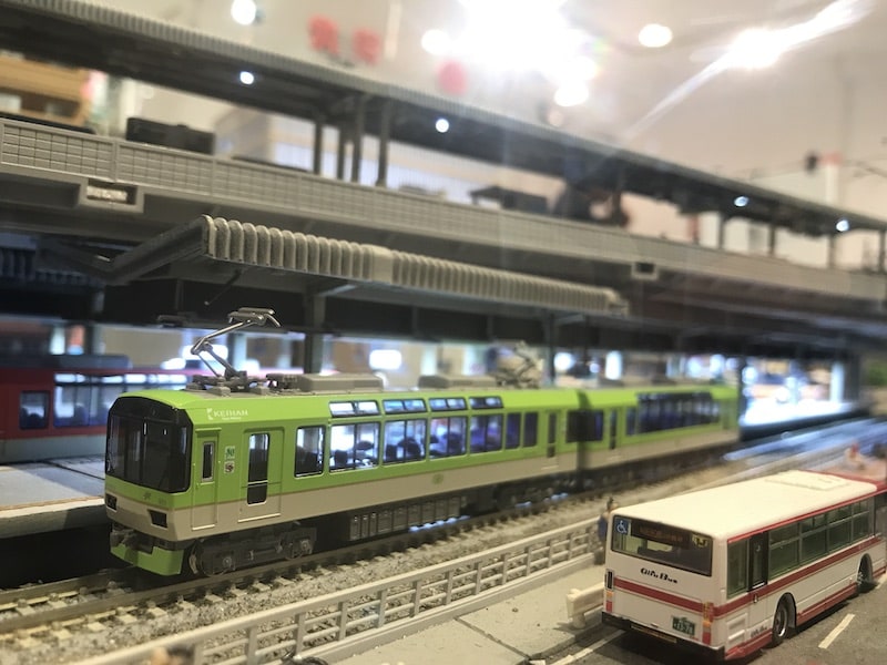 新緑”の特別色！KATO 叡山電鉄900系「青もみじきらら」入線！ あそぶログ！